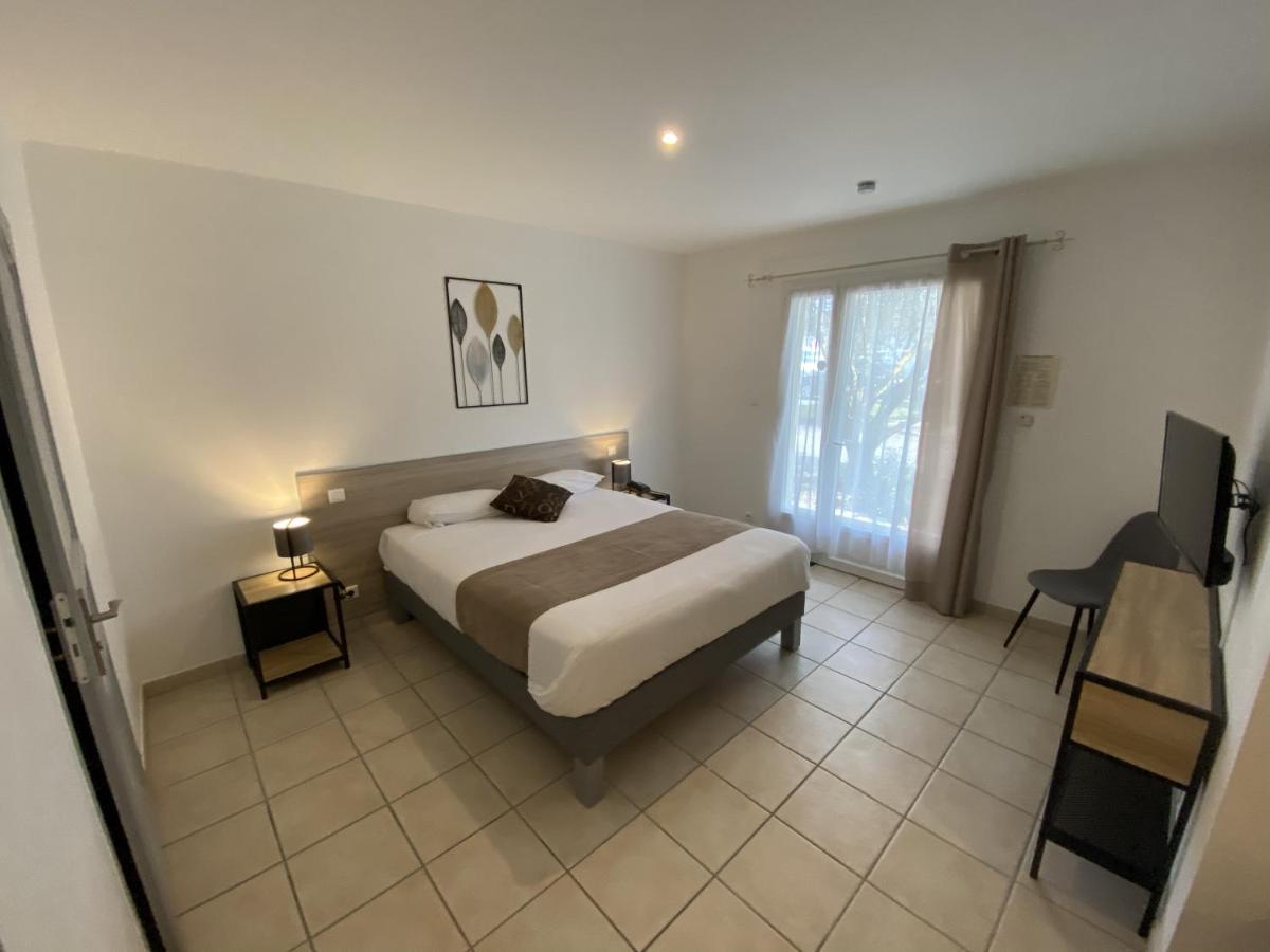 Logis L'oliveraie Hotel 2*