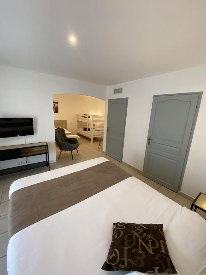 Logis L'oliveraie Hotel