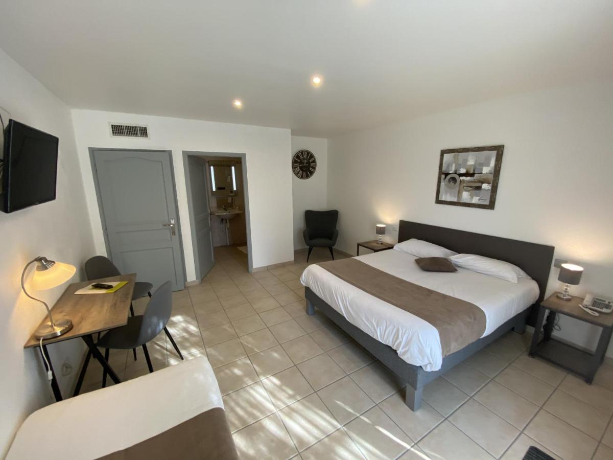 Logis L'oliveraie Hotel 2*